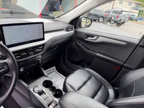 2024 Ford Escape Platinum