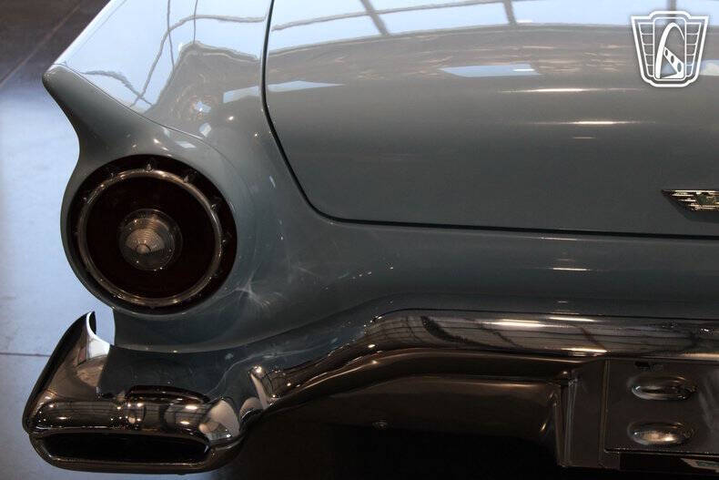 1957 Ford Thunderbird