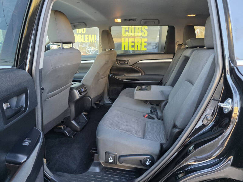 2018 Toyota Highlander LE