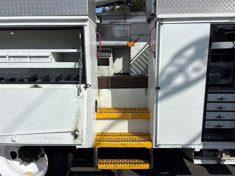 2016 Freightliner M2 106