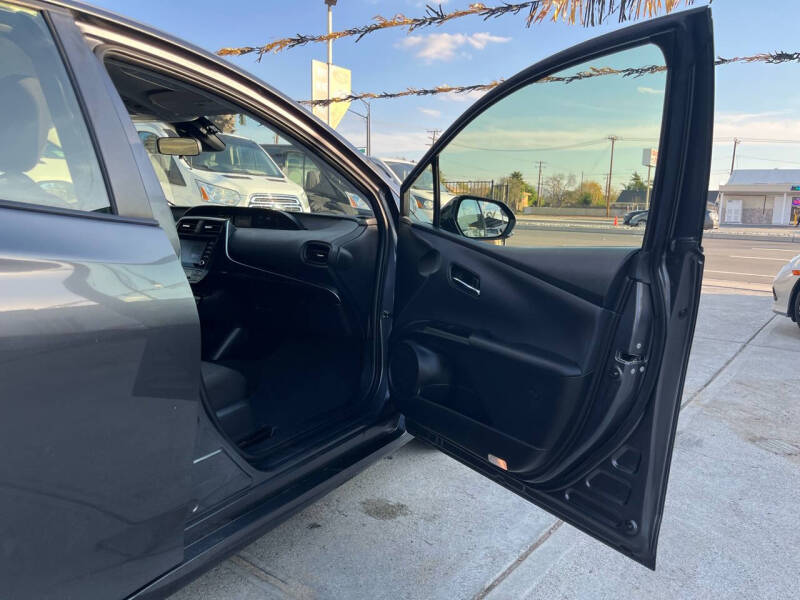 2020 Toyota Prius XLE