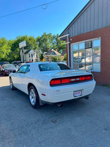 2009 Dodge Challenger SE