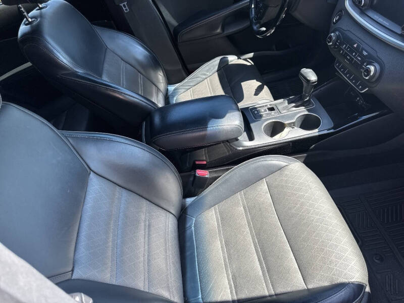 2017 Kia Sorento SX V6