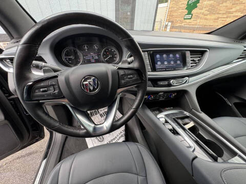 2022 Buick Enclave Essence