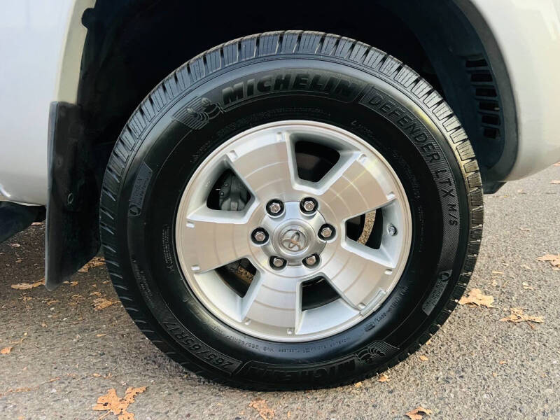 2006 Toyota Tacoma Base photo 12