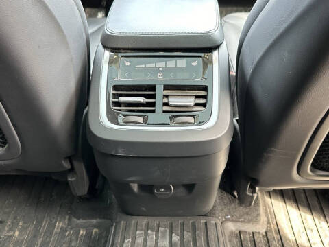 2023 Volvo XC90 B5 Core