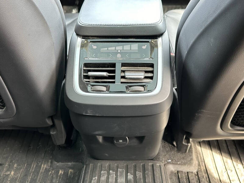 2023 Volvo XC90 B5 Core