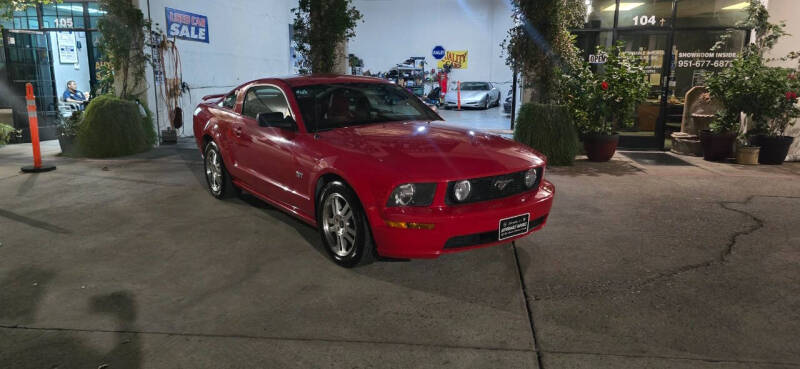 2005 Ford Mustang GT Deluxe