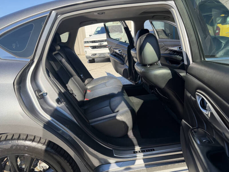 2015 Infiniti Q70L 3.7