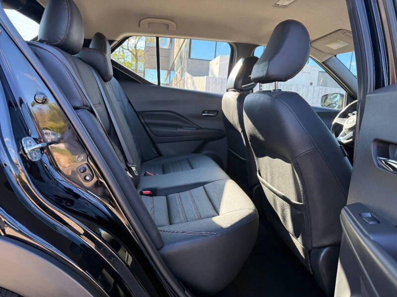 2020 Nissan Kicks SR