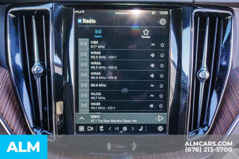 2024 Volvo XC60 Recharge T8 Plus Dark Theme