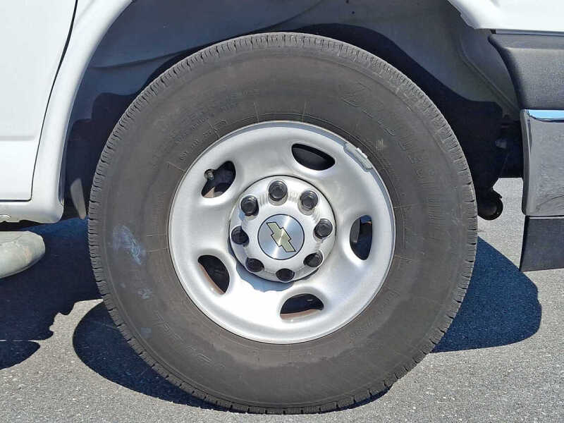 2024 Chevrolet Express 2500
