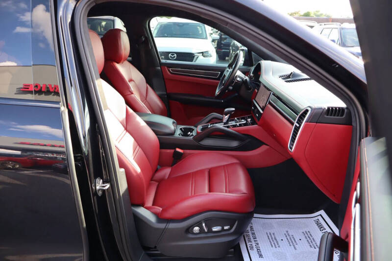 2021 Porsche Cayenne GTS Coupe