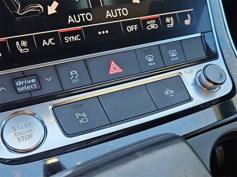 2019 Audi Q8 quattro Premium Plus 55 TFSI