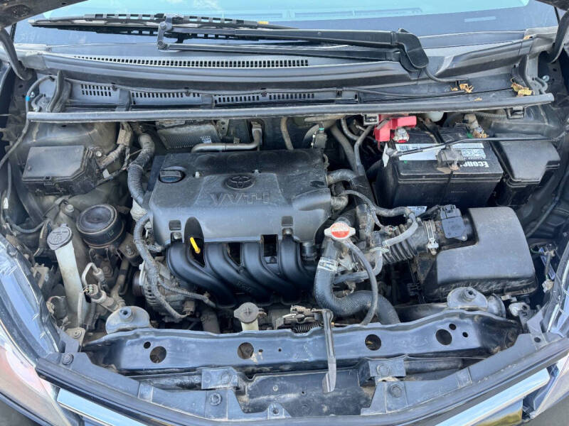 2016 Toyota Yaris 5-Door LE