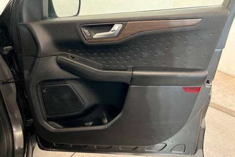 2020 Ford Escape Hybrid Titanium