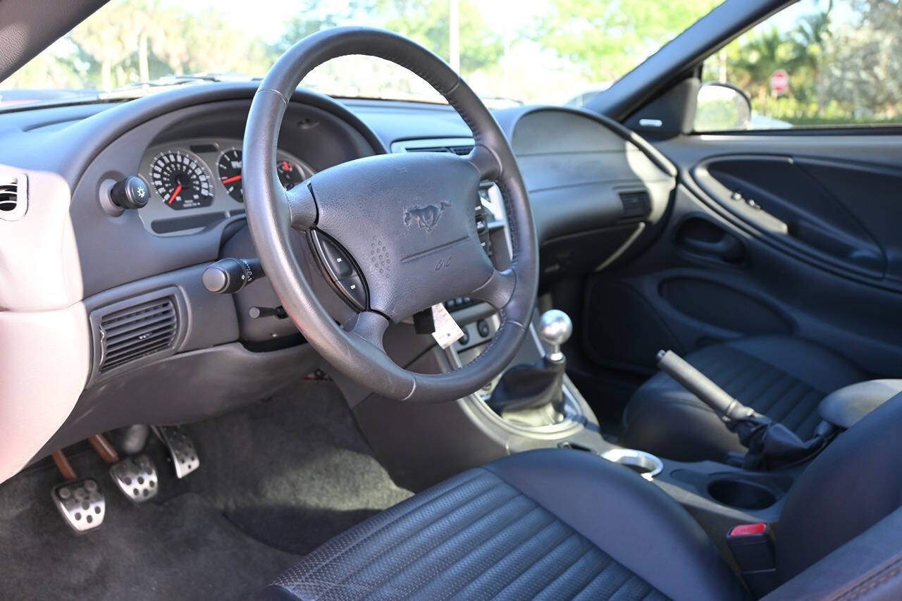 2004 Ford Mustang 28