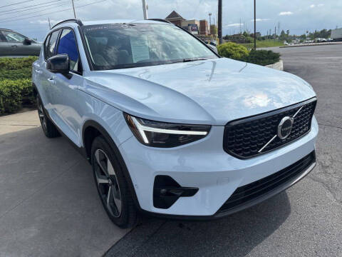 2026 Volvo XC40 B5 Plus