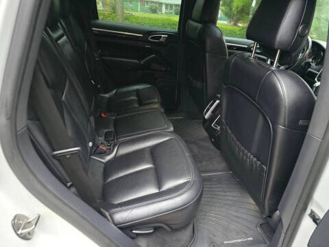 2017 Porsche Cayenne Platinum Edition