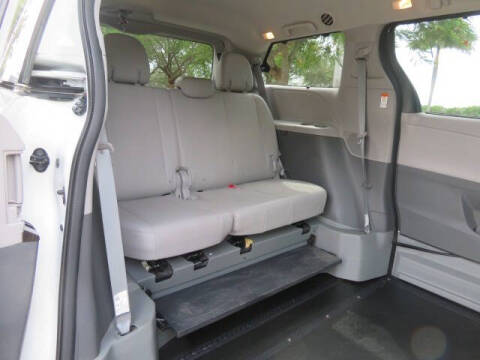 2018 Toyota Sienna XLE Premium 8-Passenger