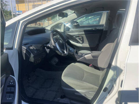 2013 Toyota Prius Plug-in Hybrid