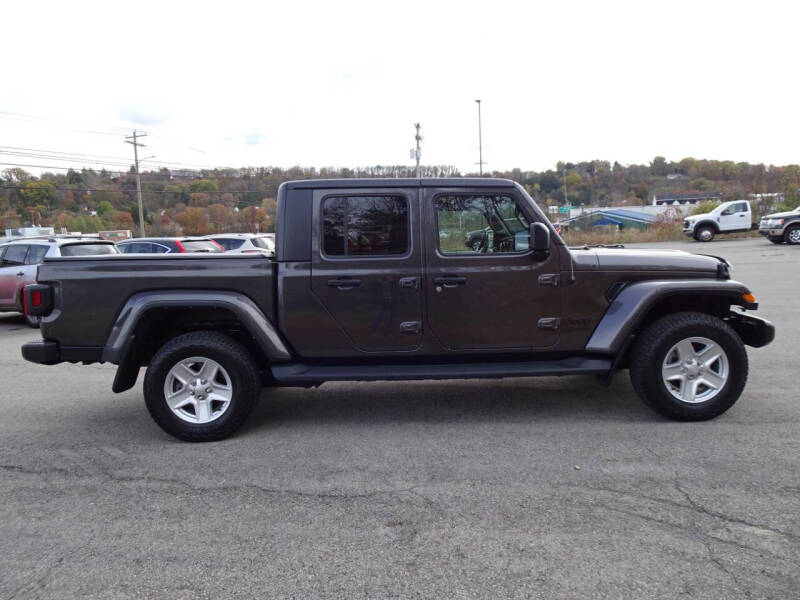 2022 Jeep Gladiator Sport S