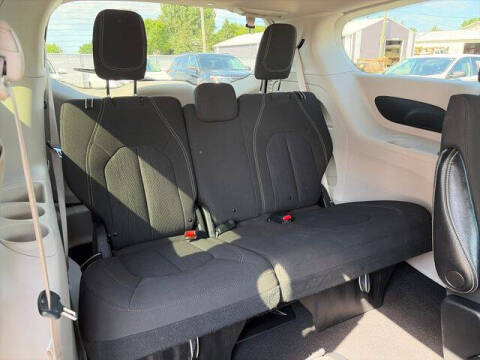 2021 Chrysler Voyager LX