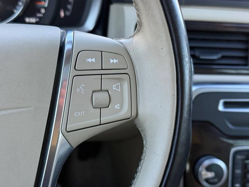 2016 Volvo XC70 T5 Platinum