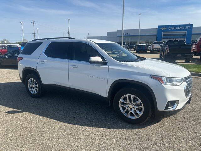 Used 2019 Chevrolet Traverse 1LT with VIN 1GNERGKW6KJ260168 for sale in Bloomington, IL