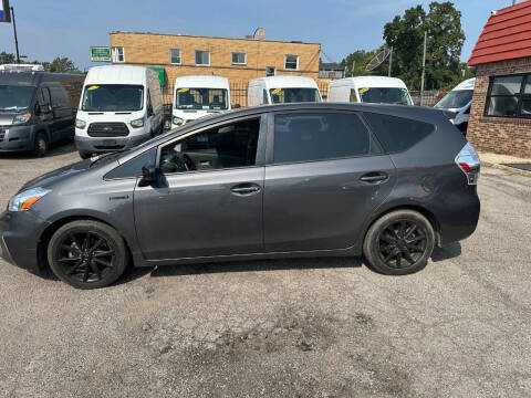 2014 Toyota Prius v Five