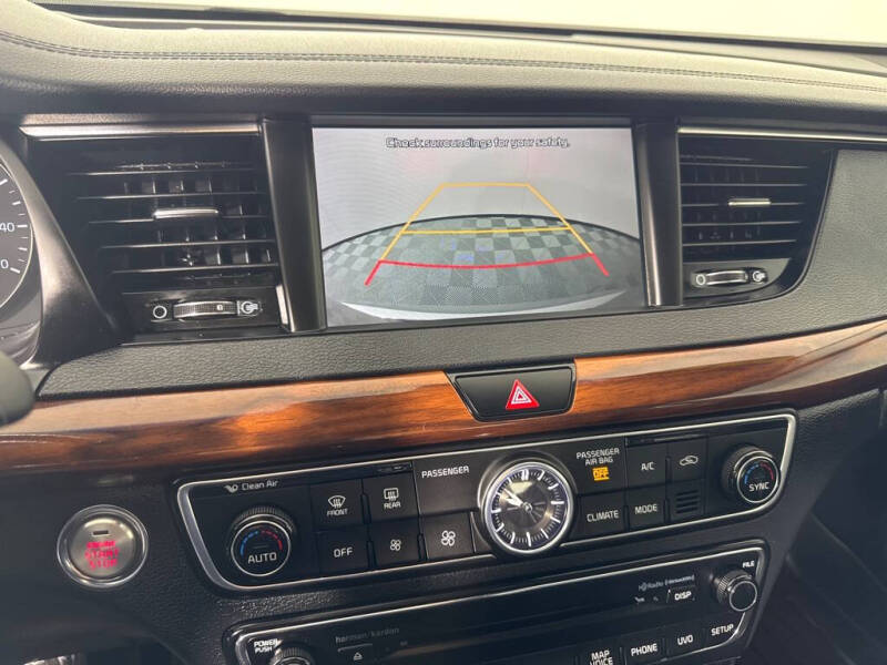 2018 Kia Cadenza Technology