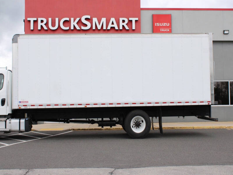 2021 Freightliner M2 106