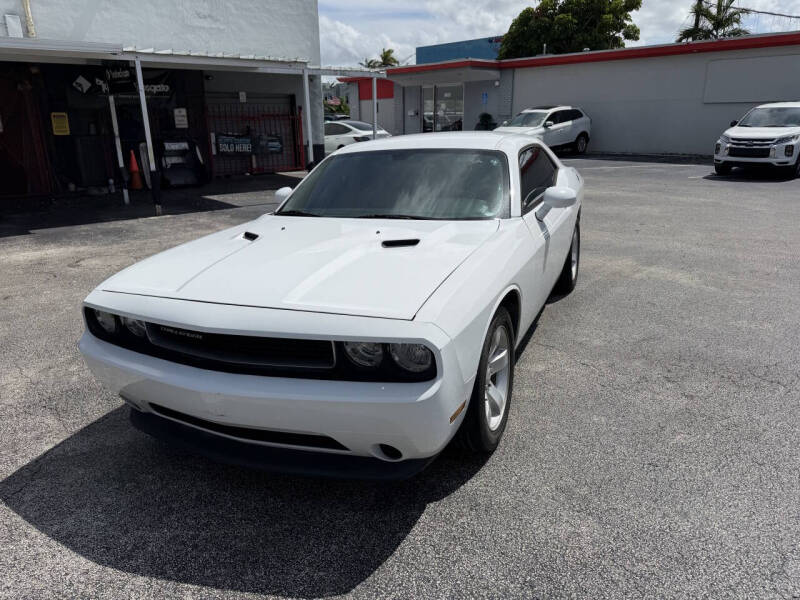 2013 Dodge Challenger SXT Plus