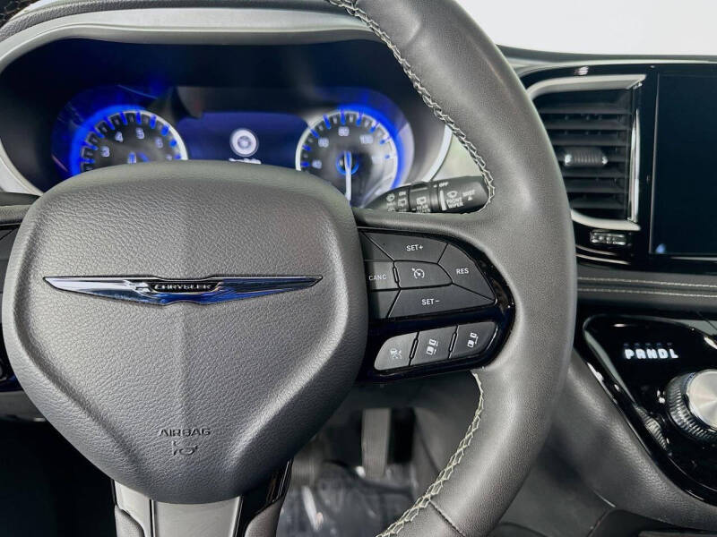 2023 Chrysler Pacifica Touring