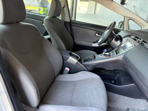 2013 Toyota Prius Three