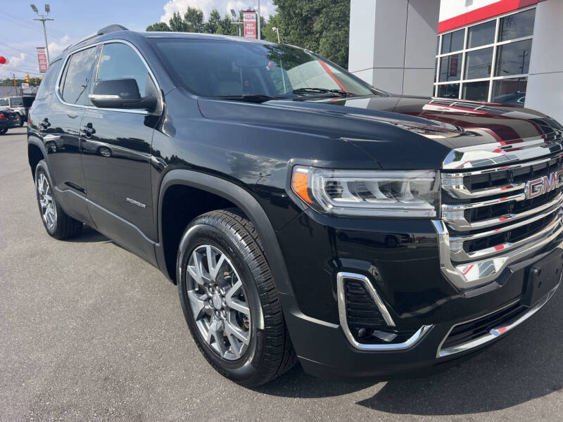 2023 GMC Acadia SLT
