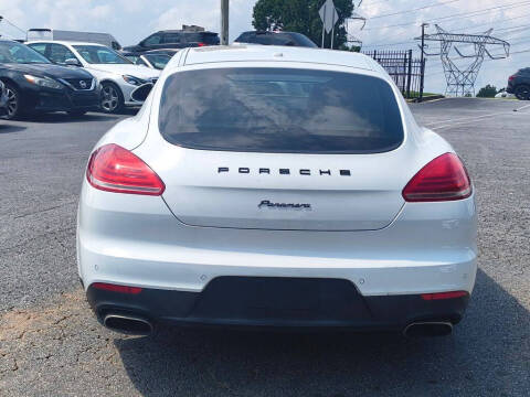 2016 Porsche Panamera