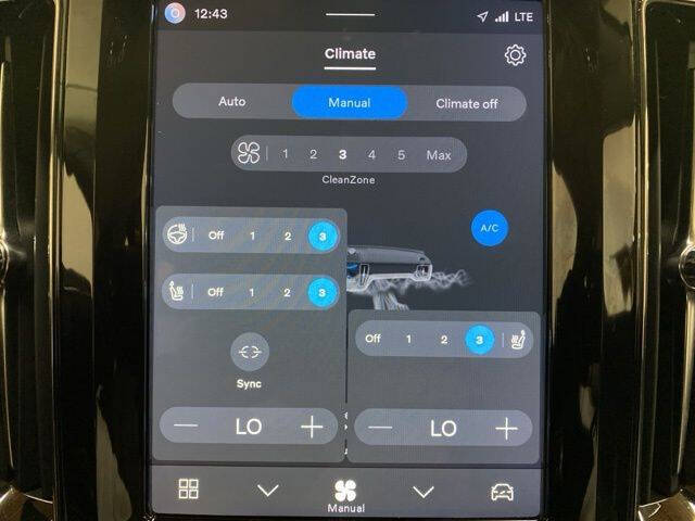 2025 Volvo XC60 B5 Core Dark Theme