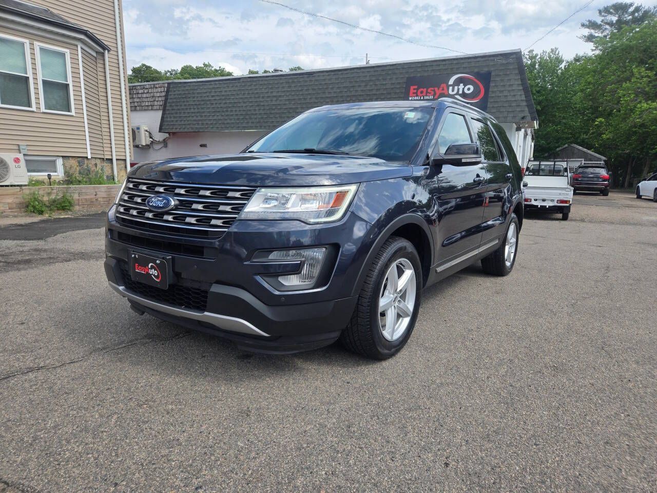 Black 2017 Ford Explorer XLT AWD XLT 4dr SUV 1