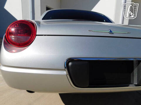 2005 Ford Thunderbird Deluxe