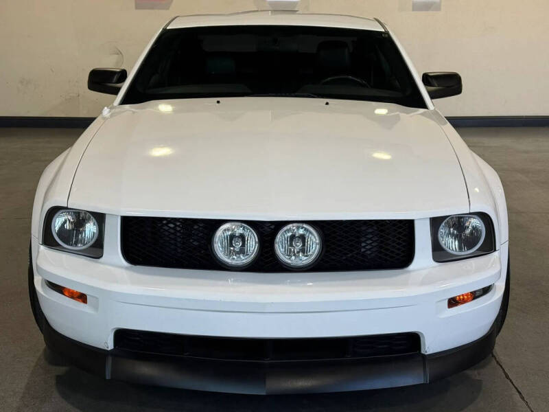 2005 Ford Mustang GT Deluxe