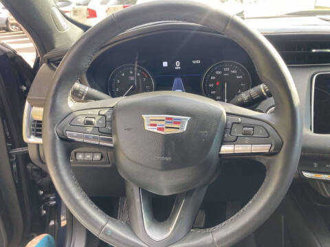 2022 Cadillac XT4 Premium Luxury