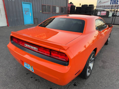 2012 Dodge Challenger R/T Plus