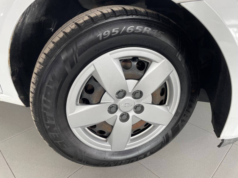 2013 Chevrolet Sonic LS Manual