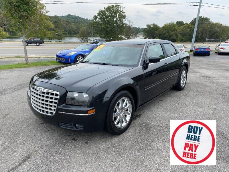 2005 Chrysler 300 for sale at Redline Motorplex,LLC in Gallatin TN