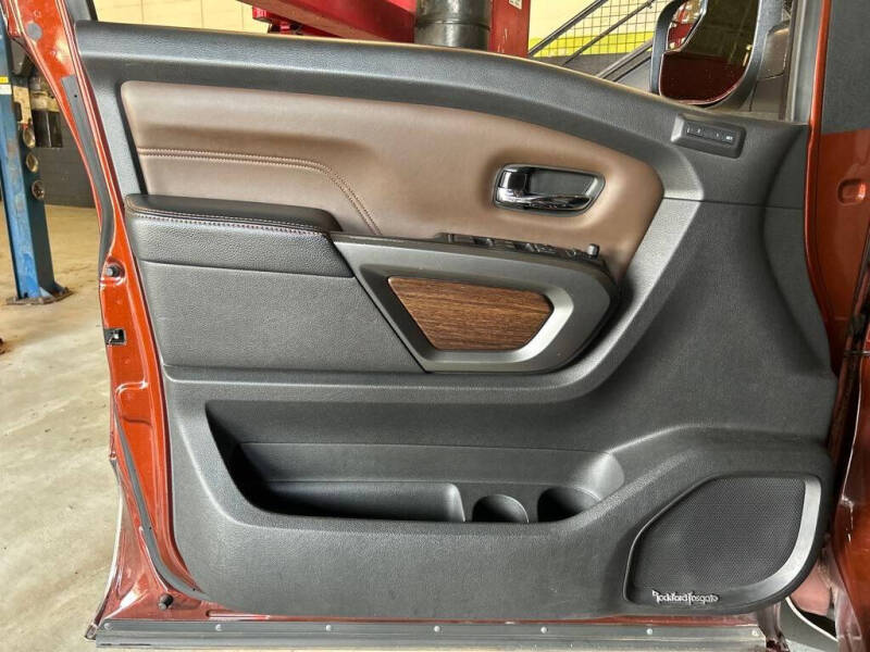 2017 Nissan Titan Platinum Reserve