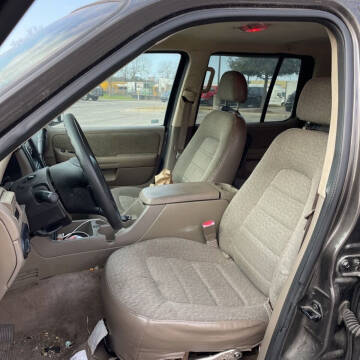 2005 Ford Explorer XLS