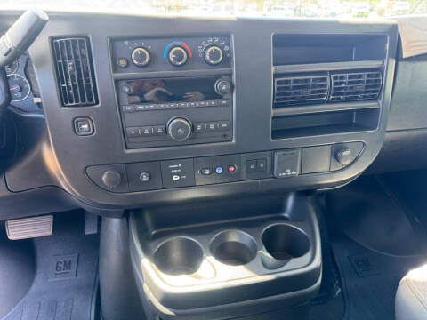 2025 Chevrolet Express LT 3500
