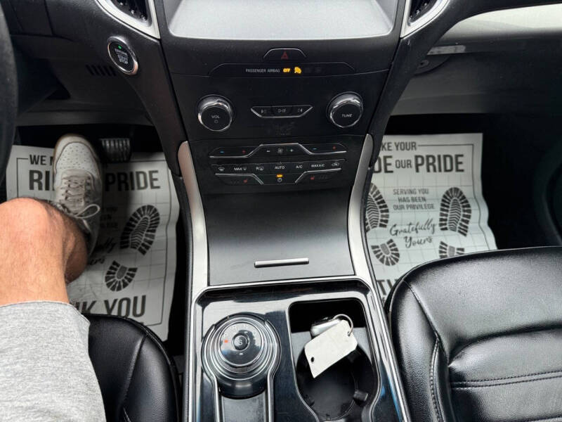 2019 Ford Edge SEL