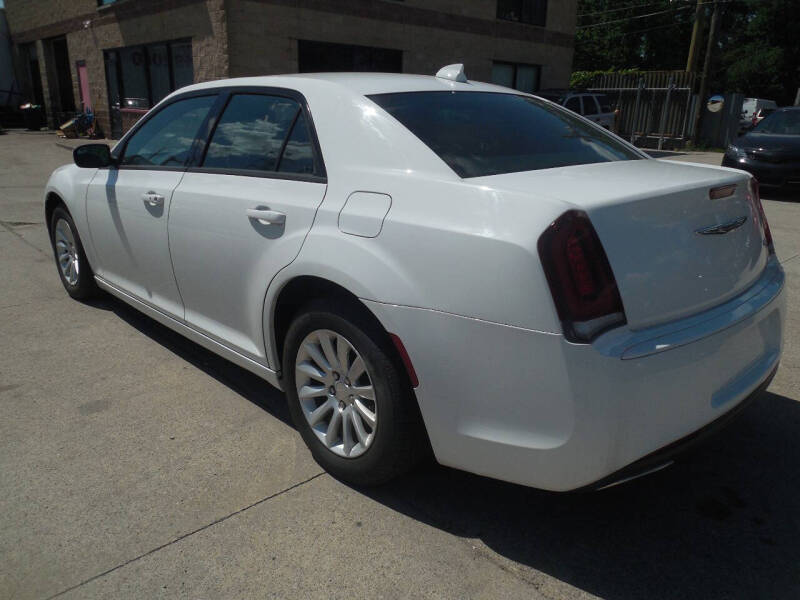 2019 Chrysler 300 S